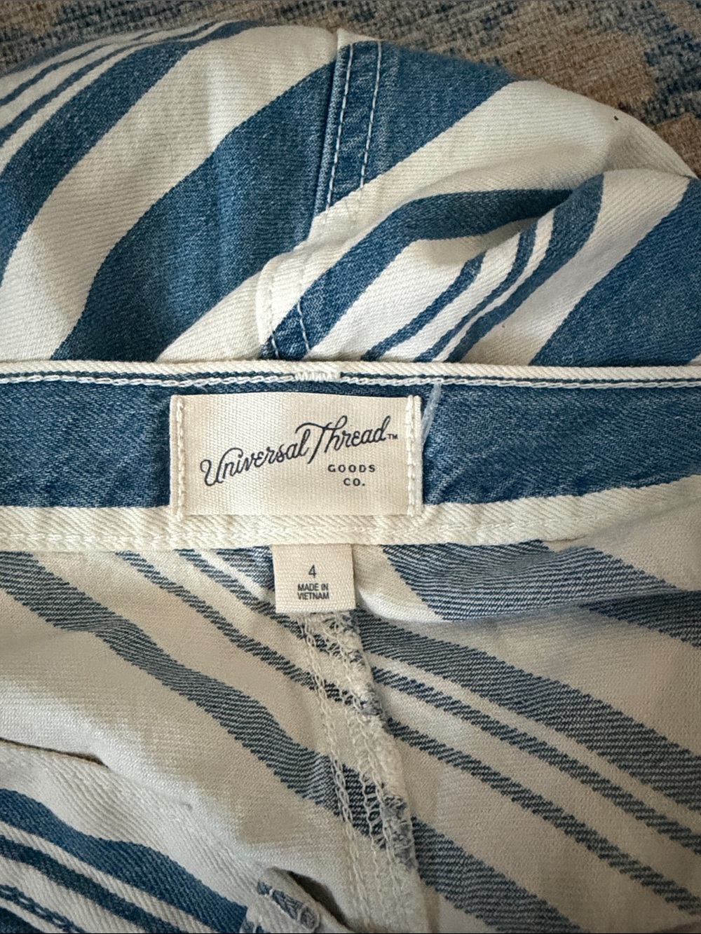 Universal Threads Skirt - Picture 3 of 3